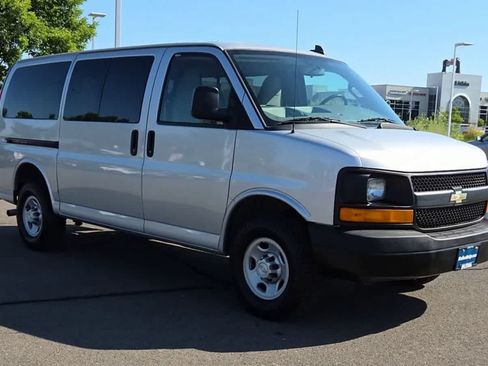 Used 2017 Chevrolet Express 2500 LS RWD image 2