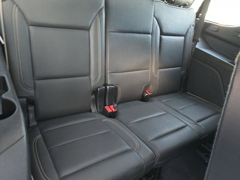 Used 2024 GMC Yukon SLT image 17