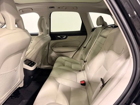 Used 2018 Volvo XC60 T5 Inscription w/ Convenience Package AWD/4WD image 10