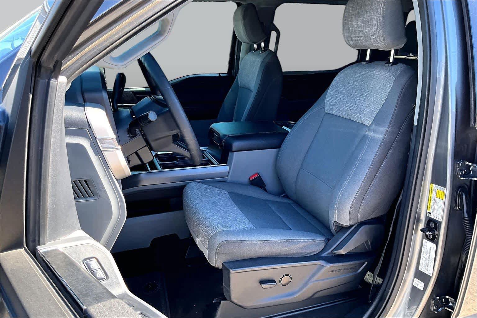Used 2024 Ford F250 XLT w/ XLT Premium Package AWD/4WD image 8