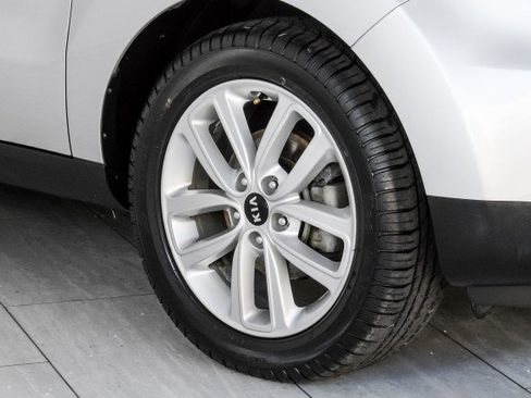 Used 2017 Kia Soul + image 54