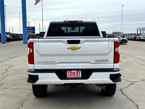 Used 2022 Chevrolet Silverado 2500 High Country w/ Z71 Off-Road Package image 8