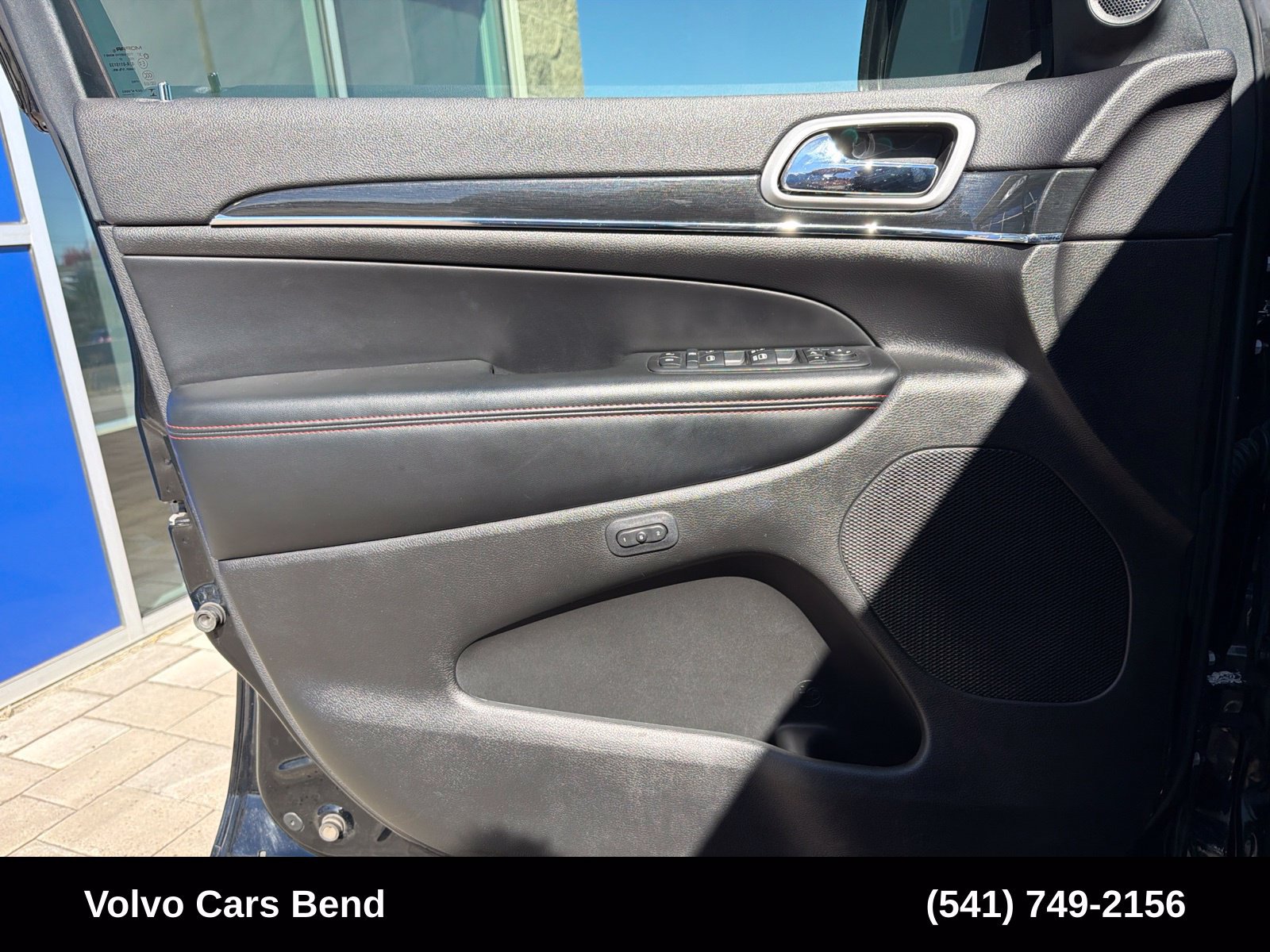 Used 2018 Jeep Grand Cherokee Trailhawk w/ Trailhawk Luxury Group AWD/4WD image 18