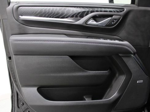 Used 2024 GMC Yukon XL Denali image 18