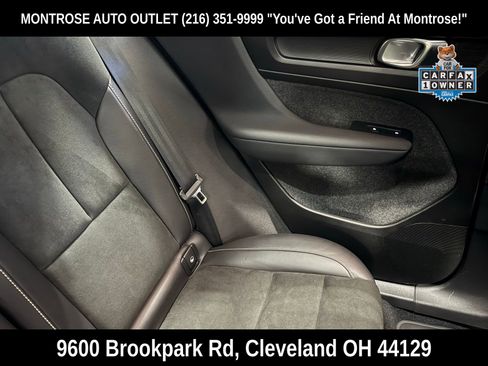 Used 2022 Volvo XC40 T5 R-Design w/ Climate Package image 36