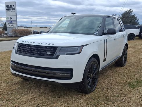 New 2025 Land Rover Range Rover SE image 17