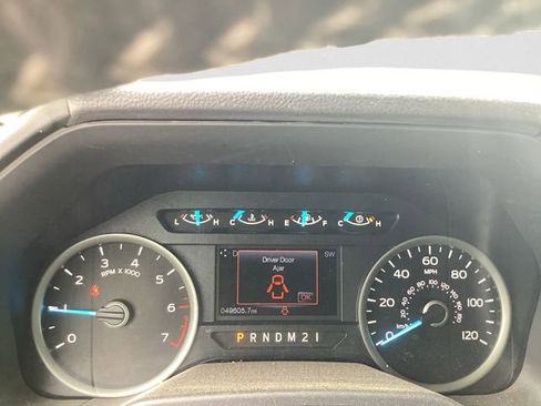 Used 2015 Ford F150 XLT w/ Equipment Group 302A Luxury image 10