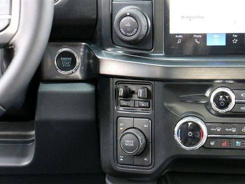 New 2026 Ford F250 Lariat w/ Black Appearance Package image 33