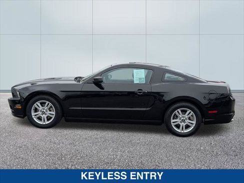 Used 2014 Ford Mustang Coupe image 2