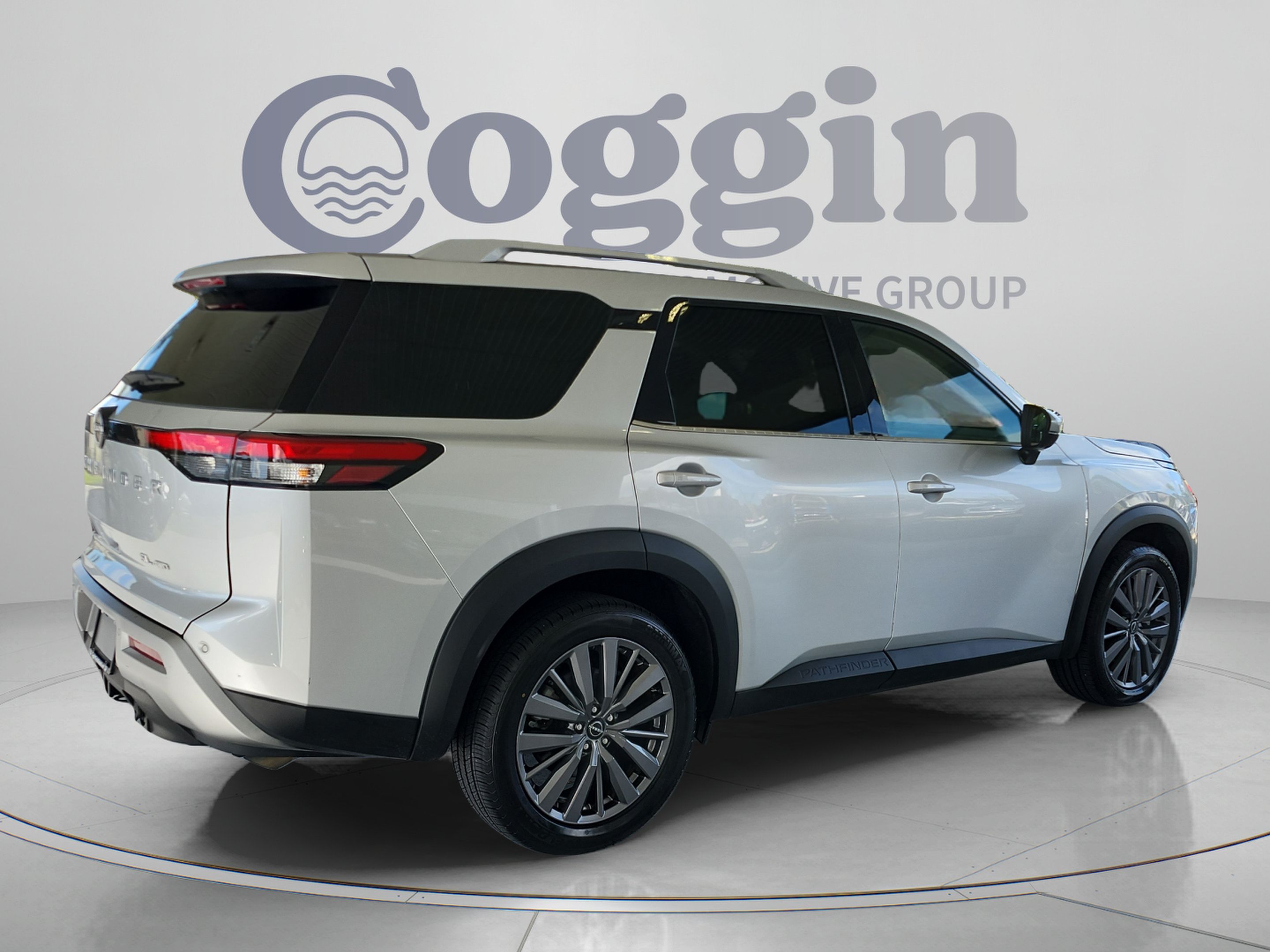 Used 2024 Nissan Pathfinder SL w/ SL Premium Package AWD/4WD image 5