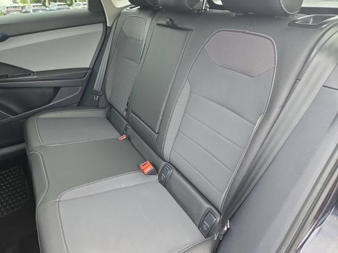 Certified 2024 Volkswagen Taos SE AWD/4WD image 16