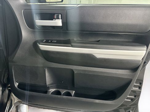 Used 2018 Toyota Tundra SR5 image 30