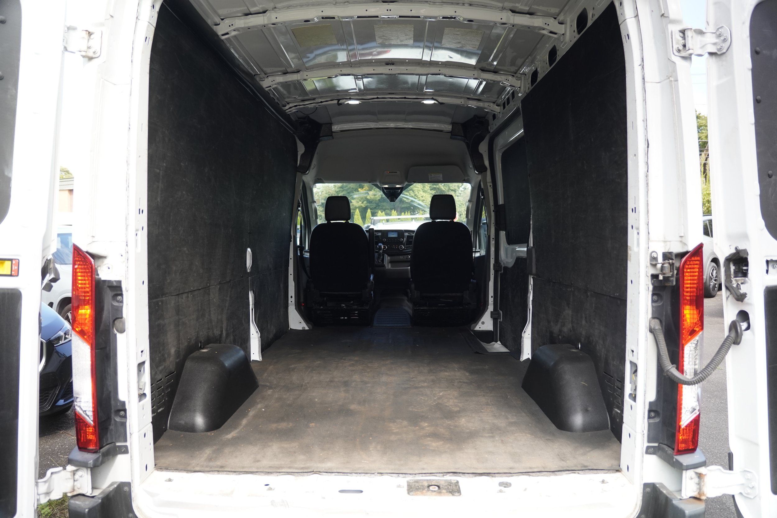 Used 2021 Ford Transit 250 Medium Roof w/ Load Area Protection Package RWD image 13