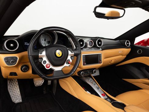 Certified 2017 Ferrari California T RWD image 2