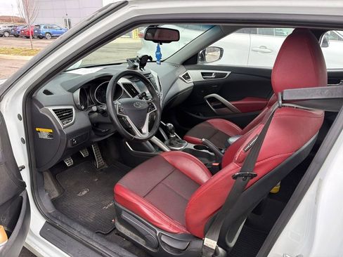 Used 2013 Hyundai Veloster w/ Style Pkg image 21