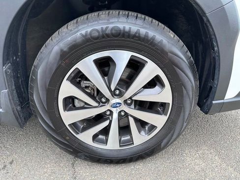 Used 2025 Subaru Outback Premium AWD/4WD image 31