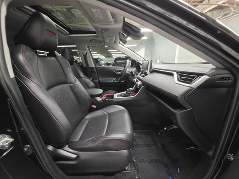Used 2020 Toyota RAV4 TRD Off-Road AWD/4WD image 22