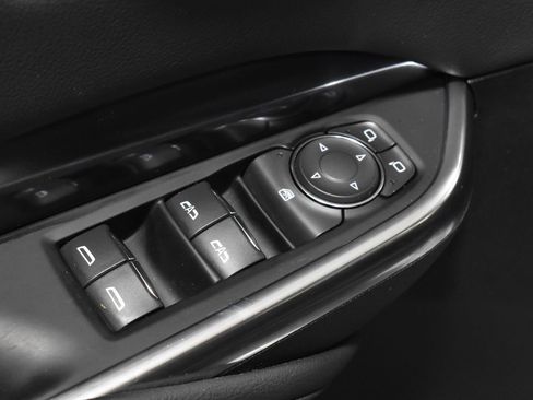 Used 2023 Cadillac XT4 Luxury w/ Cold Weather Package image 11