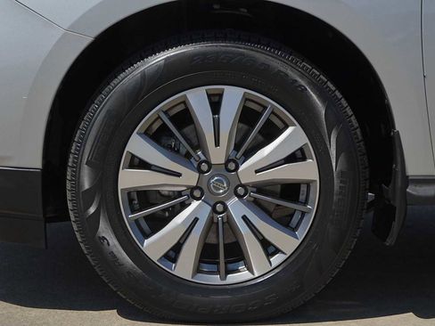 Used 2019 Nissan Pathfinder SL image 7