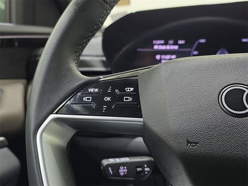 Certified 2025 Audi Q5 Prestige w/ 20" Wheel Package image 19