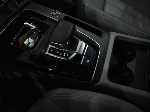 Used 2023 Audi Q5 2.0T Premium w/ Convenience Package image 22