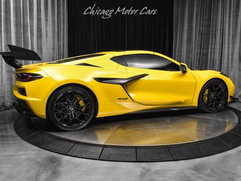 Used 2026 Chevrolet Corvette ZR1 w/ ZR1 Carbon Fiber Aero Package RWD image 47