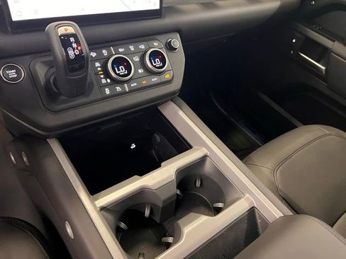 New 2025 Land Rover Defender 110 V8 image 32