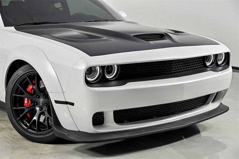 Used 2016 Dodge Challenger SRT Hellcat RWD image 2