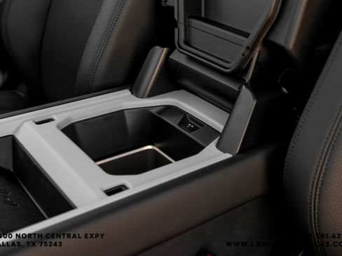 New 2026 Land Rover Defender 130 X-Dynamic SE AWD/4WD image 45