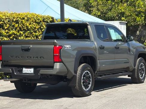 Used 2026 Toyota Tacoma TRD Off-Road AWD/4WD image 4