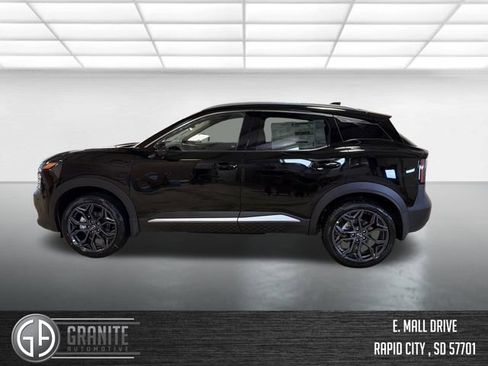 New 2026 Nissan Kicks SR w/ SR Premium Package AWD/4WD image 2
