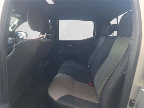 Used 2020 Toyota Tacoma TRD Sport w/ Technology Package image 14