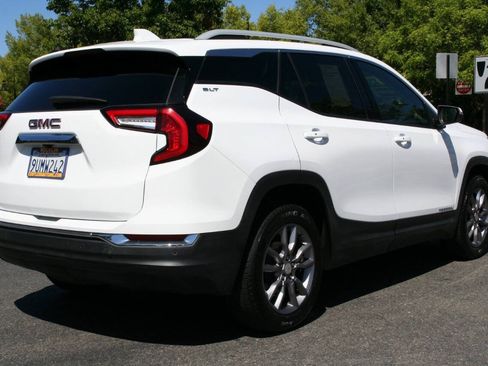 Used 2023 GMC Terrain SLT FWD image 6
