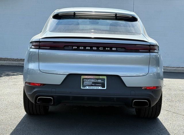Used 2025 Porsche Cayenne Coupe AWD/4WD image 11