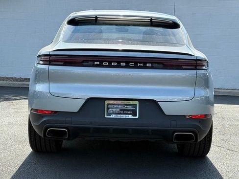 Used 2025 Porsche Cayenne Coupe AWD/4WD image 11