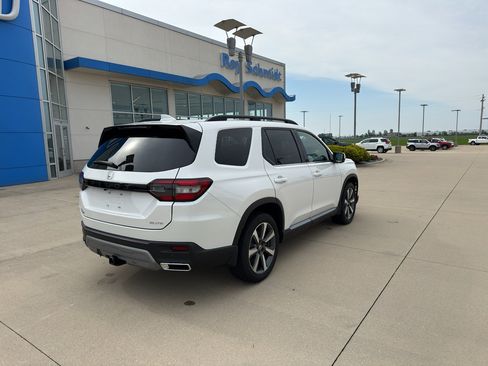 Used 2025 Honda Pilot Elite image 5