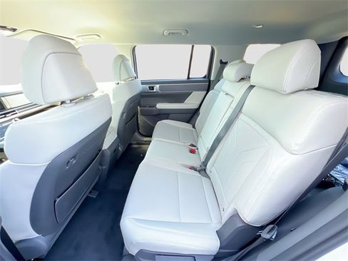 New 2025 Hyundai Santa Fe SEL image 24