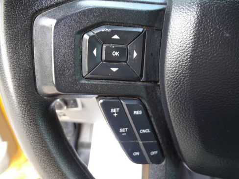 Used 2019 Ford F150 4x4 SuperCrew XL w/ Equipment Group 101A Mid image 14