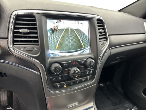 Used 2018 Jeep Grand Cherokee Limited image 30