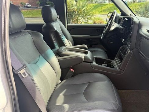 Used 2005 Chevrolet Silverado 3500 LT w/ Heavy-Duty Power Package AWD/4WD image 17