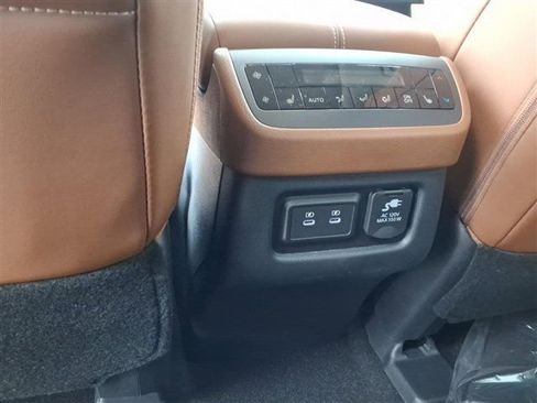 New 2026 Nissan Pathfinder Platinum image 28