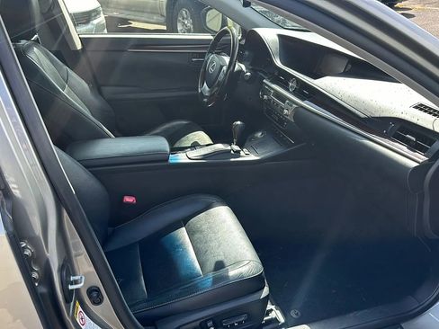 Used 2015 Lexus ES 350 w/ Luxury Package image 16