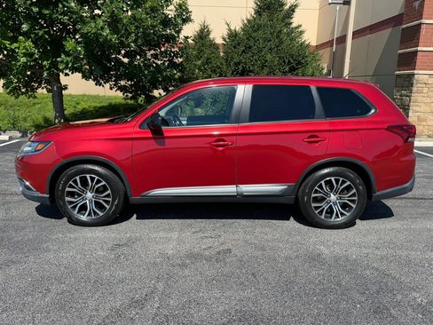 Used 2016 Mitsubishi Outlander ES FWD image 2