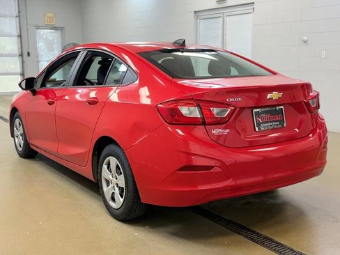 Used 2017 Chevrolet Cruze LS FWD image 7