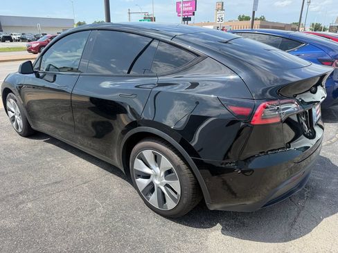 Used 2021 Tesla Model Y 2WD image 6