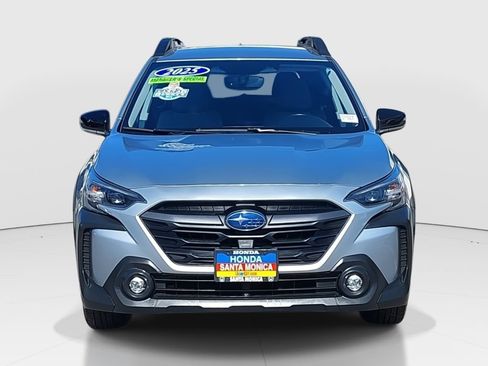 Used 2025 Subaru Outback Premium image 2
