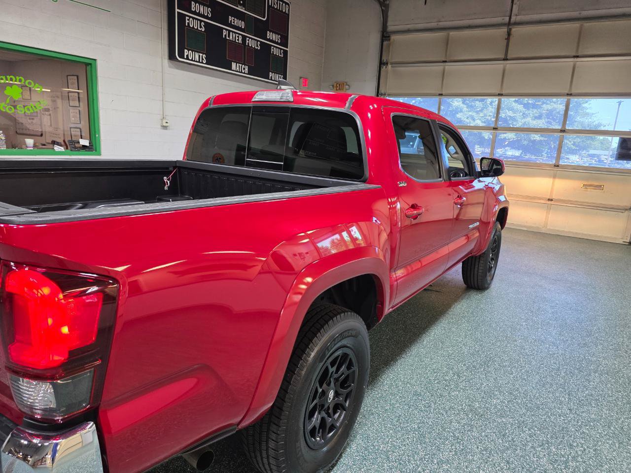 Used 2021 Toyota Tacoma SR5 AWD/4WD image 7