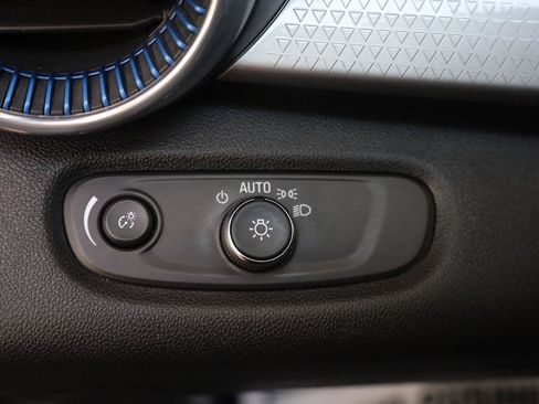 Used 2024 Chevrolet Trax LT FWD image 31