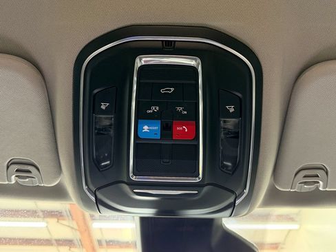 Used 2022 Jeep Wagoneer Series II AWD/4WD image 37