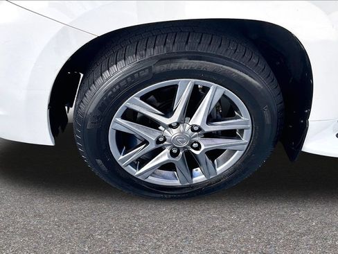 Used 2013 Lexus LX 570 4WD w/ Luxury Pkg image 33